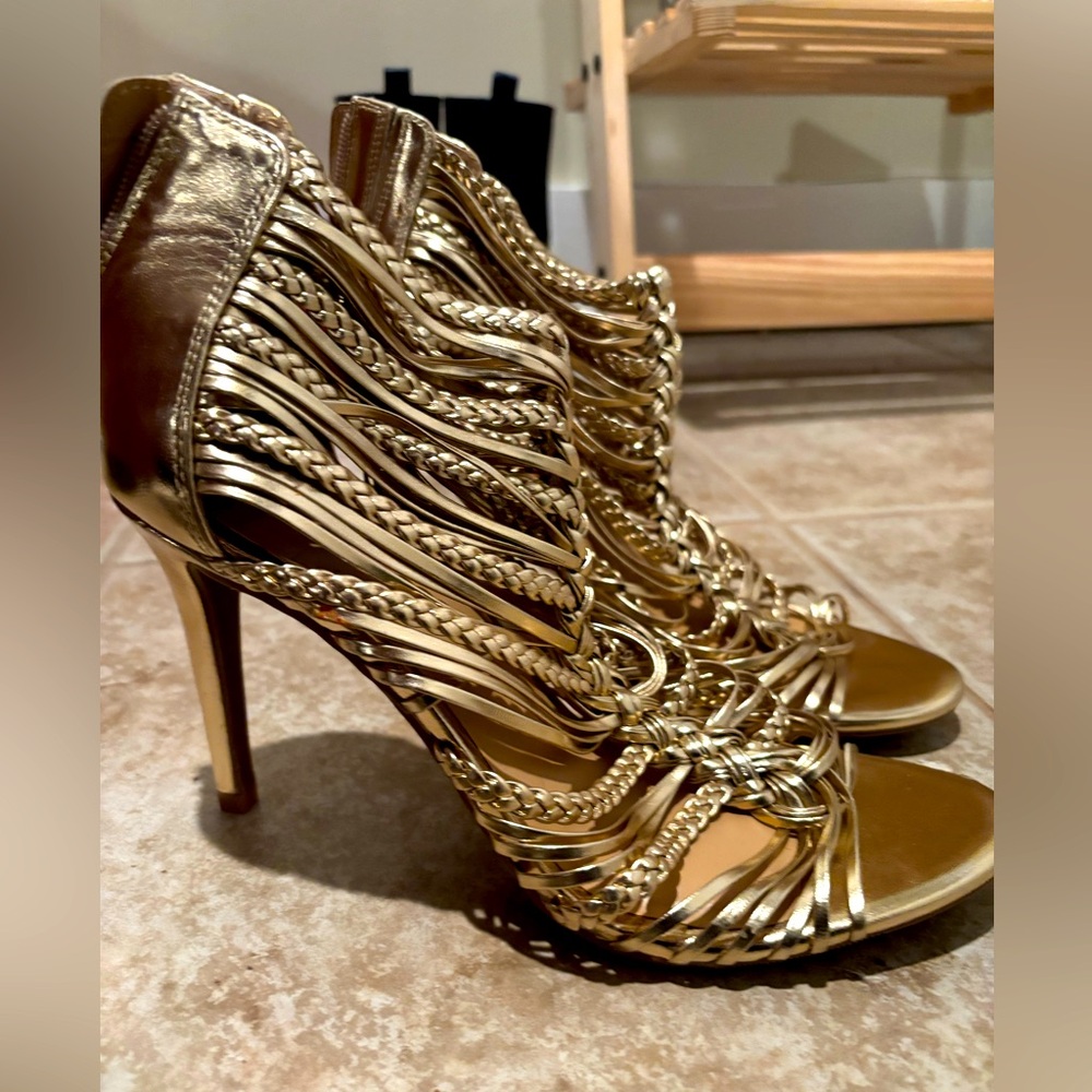 Thalia Sodi Rubby Dress Sandals Woven Strappy Stiletto Heels Gold Size ?